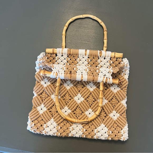 Handcrafted Tan and White Woven Bag - Picture 5 of 7